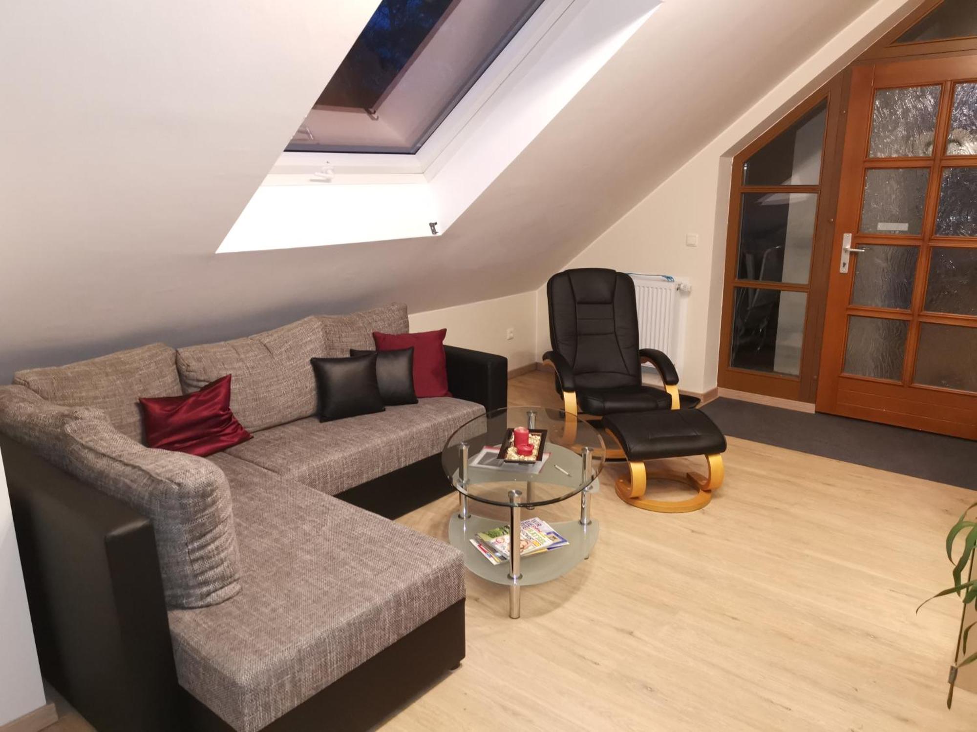 Und Auf Dem Pferdehof Apartment